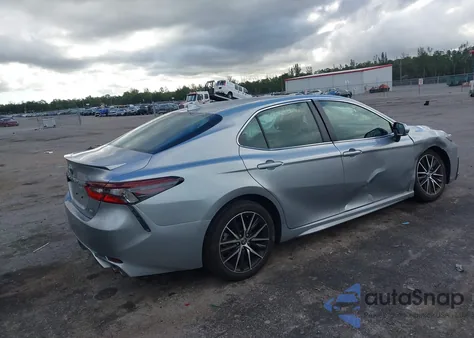 2024 Toyota Camry Se z USA, uszkodzony, nr VIN 4T1T11AK1RU894950